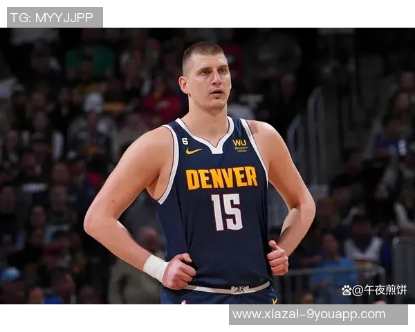 约基奇对抗训练后与裁判深入交流20分钟探讨比赛规则与判罚细节 约基奇对抗训练后与裁判深入交流20分钟探讨比赛规则与判罚细节