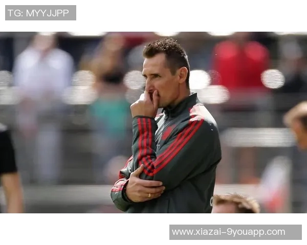 克洛泽谈拉齐奥现状称罗马表现出问题但依然迷人魅力不减 克洛泽谈拉齐奥现状称罗马表现出问题但依然迷人魅力不减