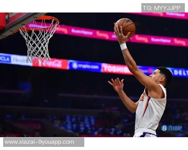 布克半场表现抢眼助力球队进攻贡献9分5板2助正负值全队最高