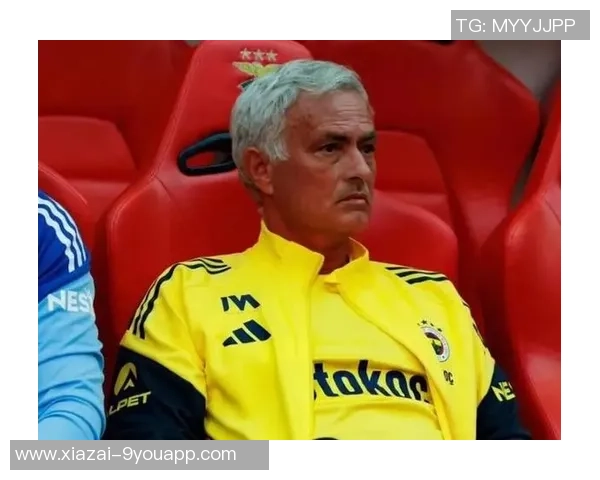 穆里尼奥执教生涯中的意外转折本菲卡前锋本欲加盟却转投费内巴切